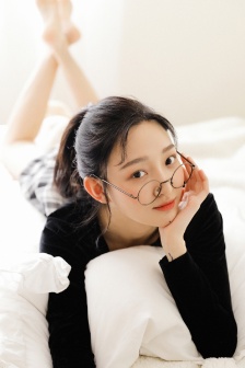 她很漂亮在线观看免费韩剧